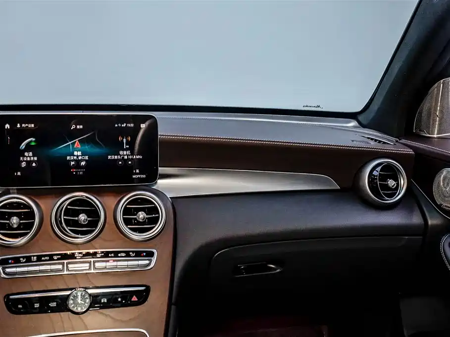 Mercedes-Benz GLC 2021 GLC 260 L 4MATIC Luxury фото 17