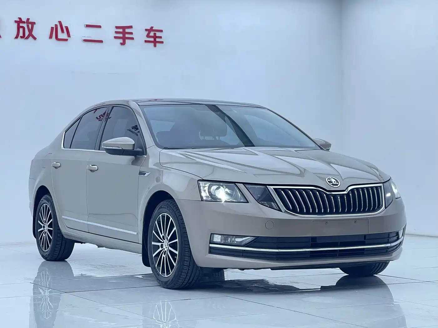 Škoda Octavia 2018 1.6L Automatic Luxury фото 3