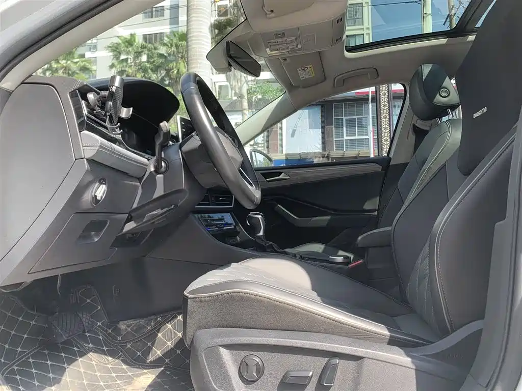 Volkswagen Sagitar 2023 Model Year 200TSI DSG Surpass Edition фото 7