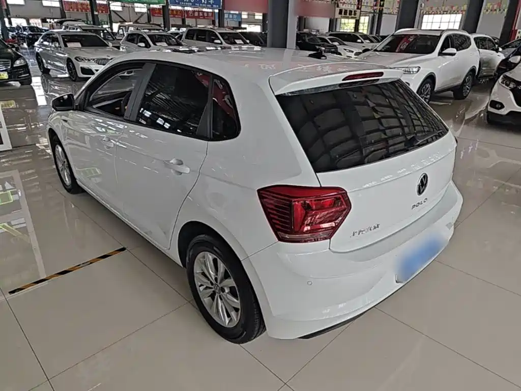 VOLKSWAGEN POLO