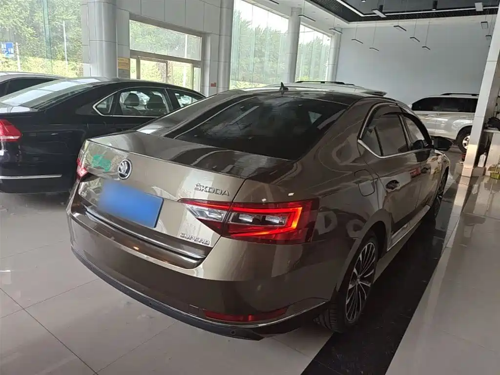 Škoda Superb 2016 TSI330 DSG Smart Edition фото 7