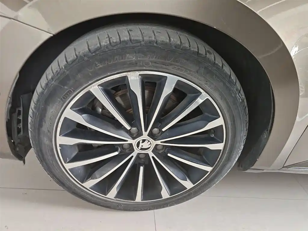 Škoda Superb 2016 TSI330 DSG Smart Edition фото 23