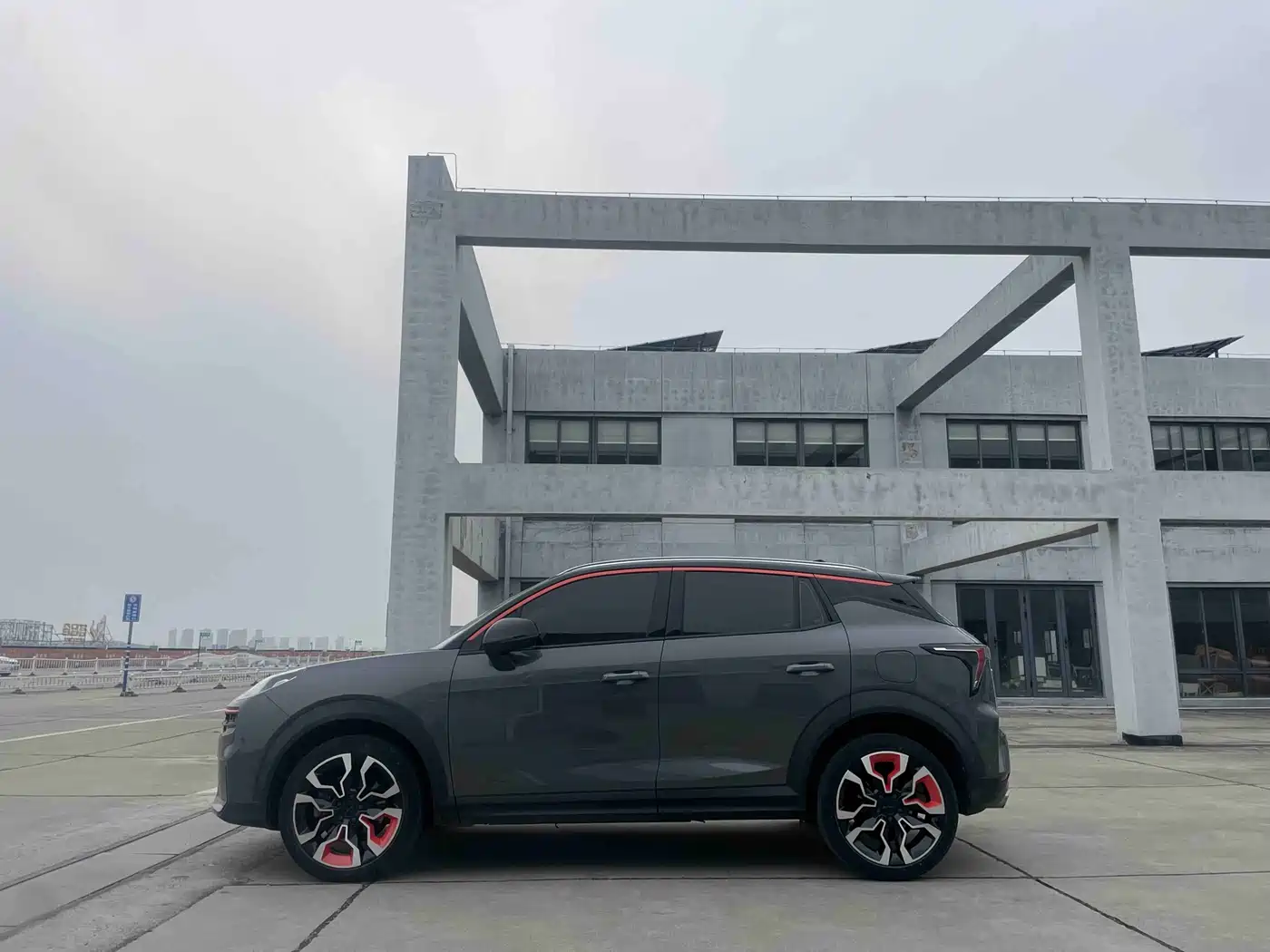 Lynk & Co 06 2020 1.5T Halo фото 7