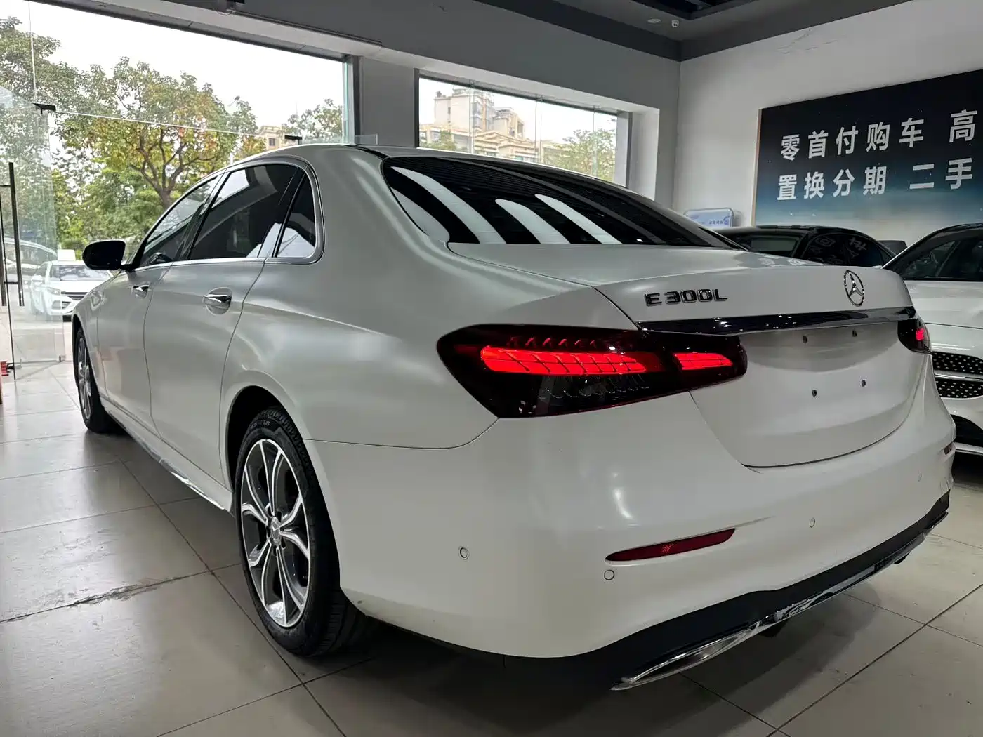 MERCEDES-BENZ E CLASS