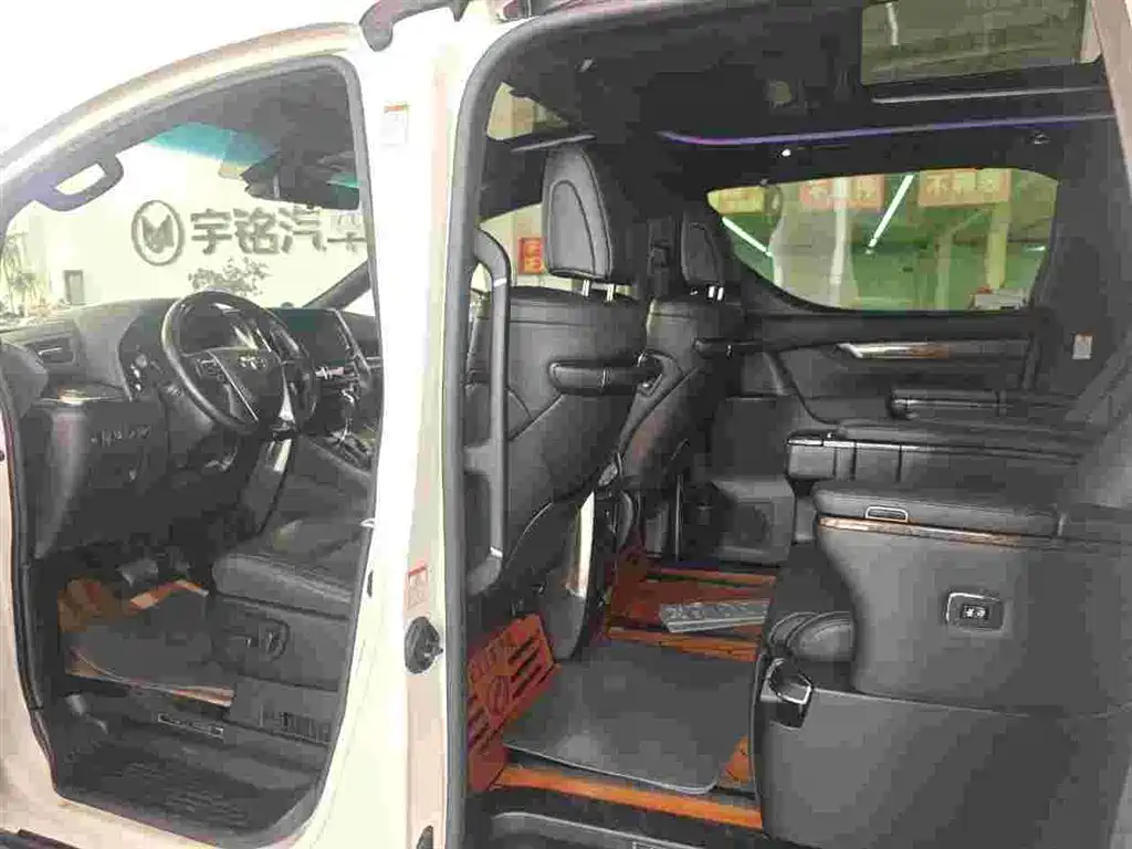 Toyota Vellfire 2020 Twin Engine 2.5L HV Premium Edition фото 7