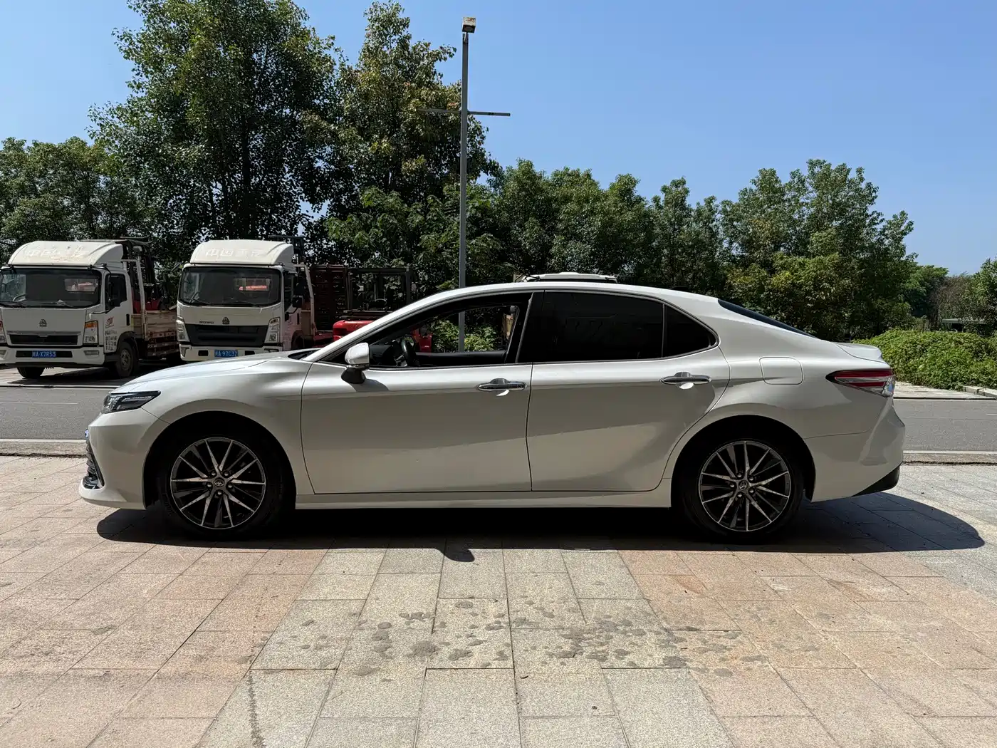 Фото 4 - Toyota Camry