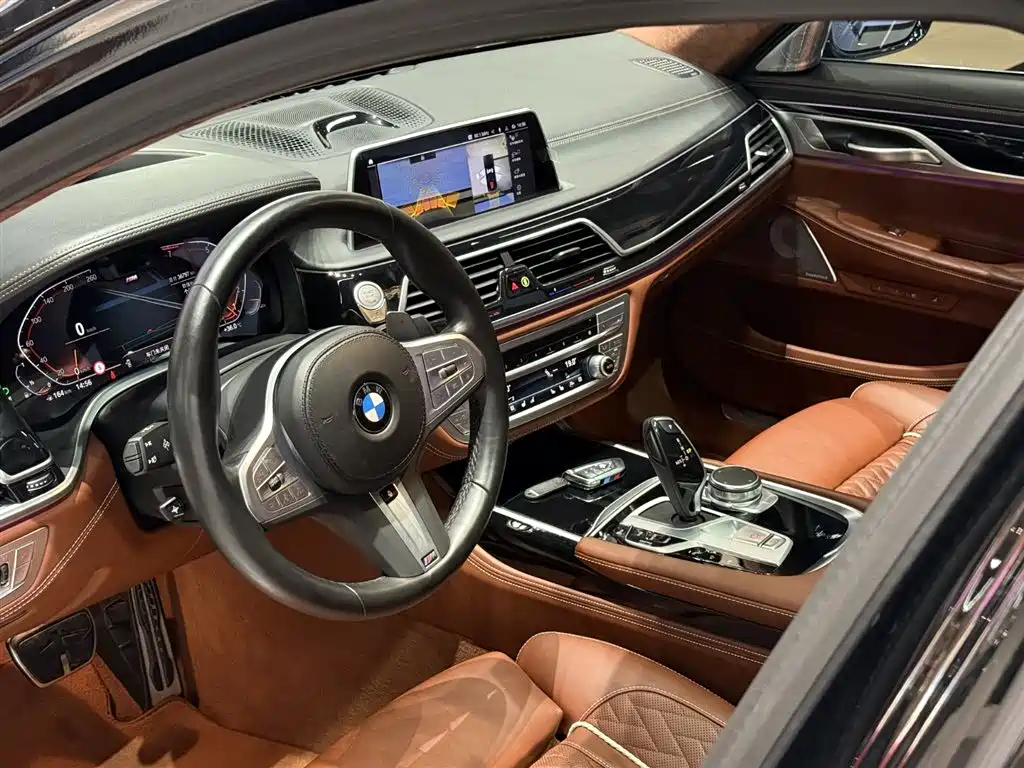 BMW 7 Series 2021 Model 740Li xDrive Executive M Sport Package фото 10