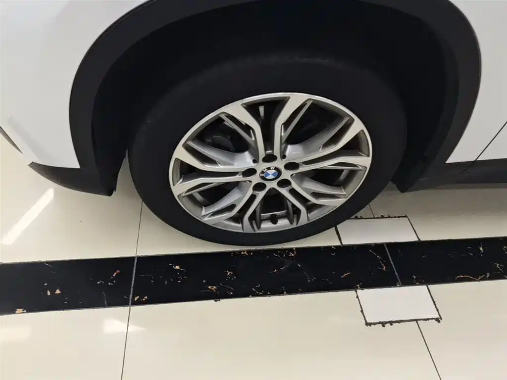 BMW X1 2019 sDrive20Li Leading Model фото 23