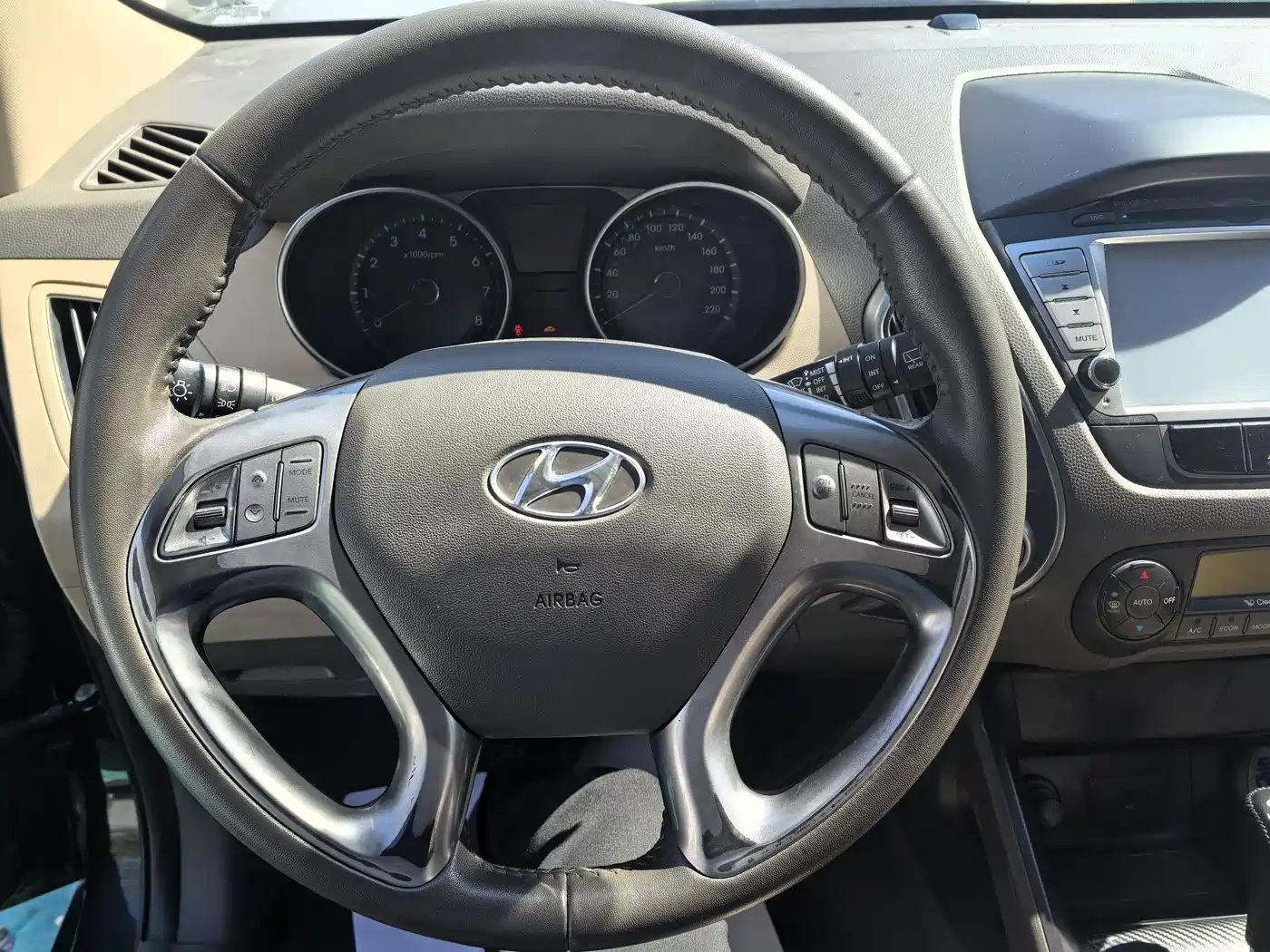 Hyundai Beijing Hyundai ix35 2012 2.0L Automatic 2WD GLS Elite фото 6