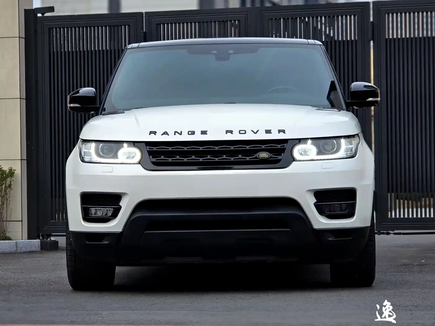 Land Rover Range Rover Sport 2017 3.0 SC V6 SE фото 2