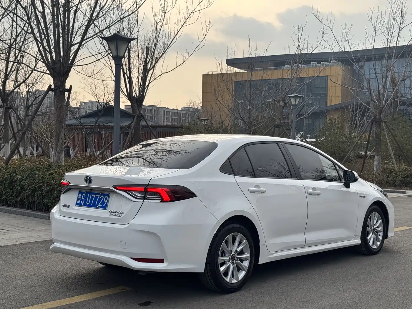 Toyota Corolla 2023 1.8L Smart Hybrid Dual Engine Elite Edition фото 14