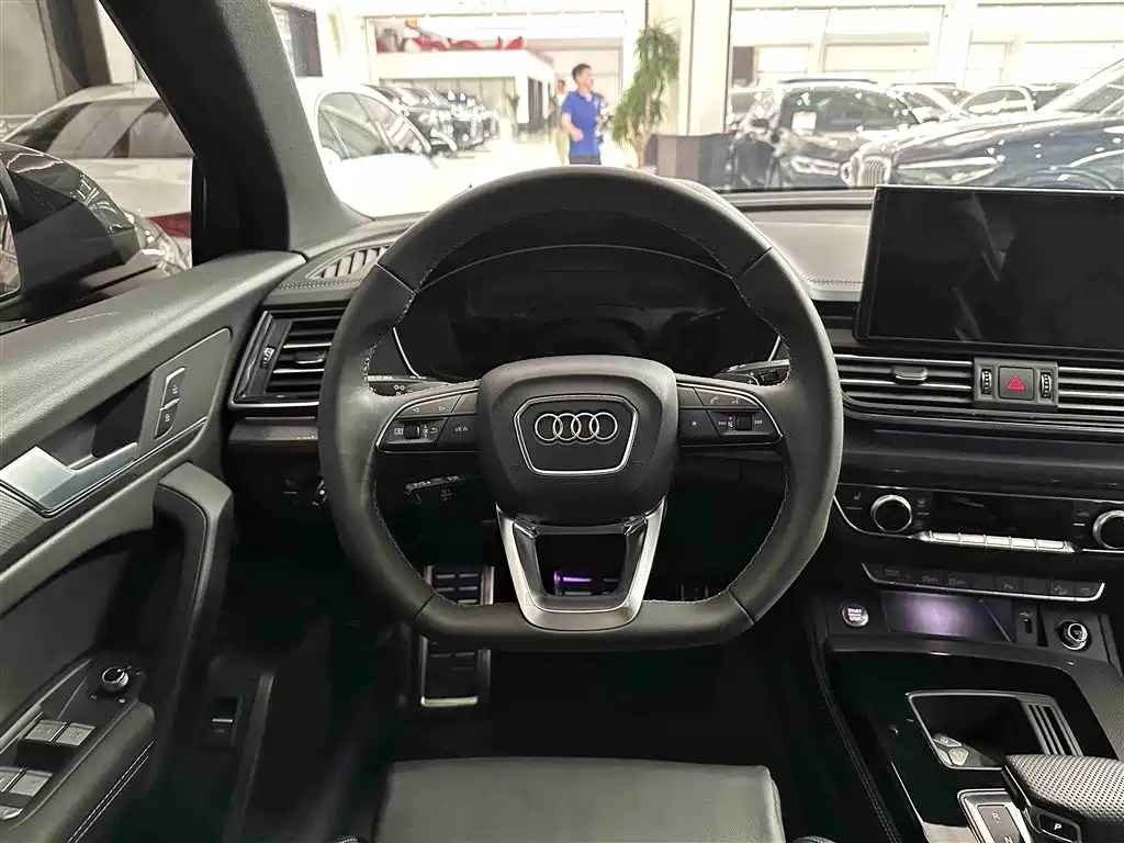 Audi Q5L 2024 Model 40 TFSI Luxury Dynamic фото 13