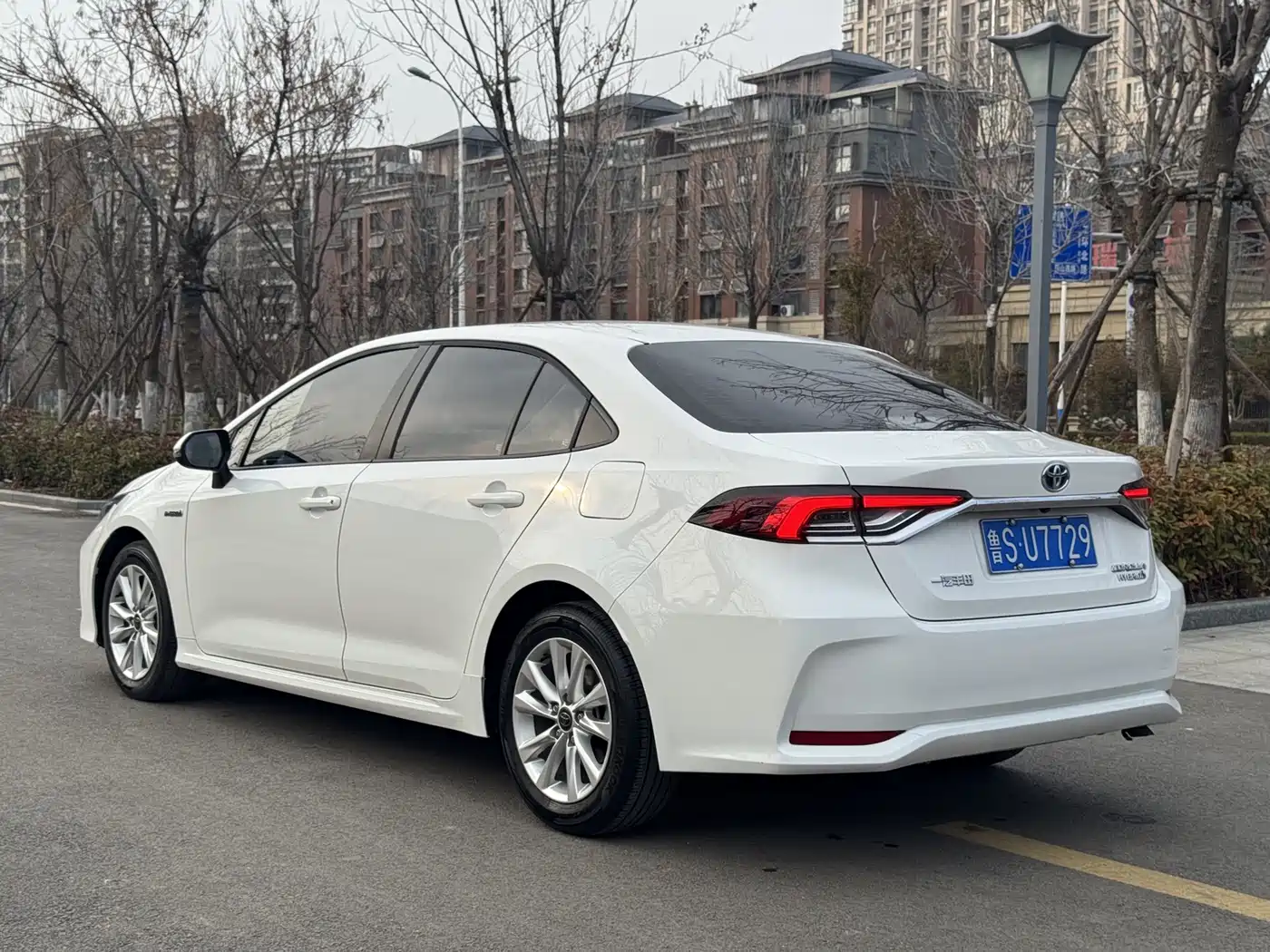 Toyota Corolla 2023 1.8L Smart Hybrid Dual Engine Elite Edition фото 16