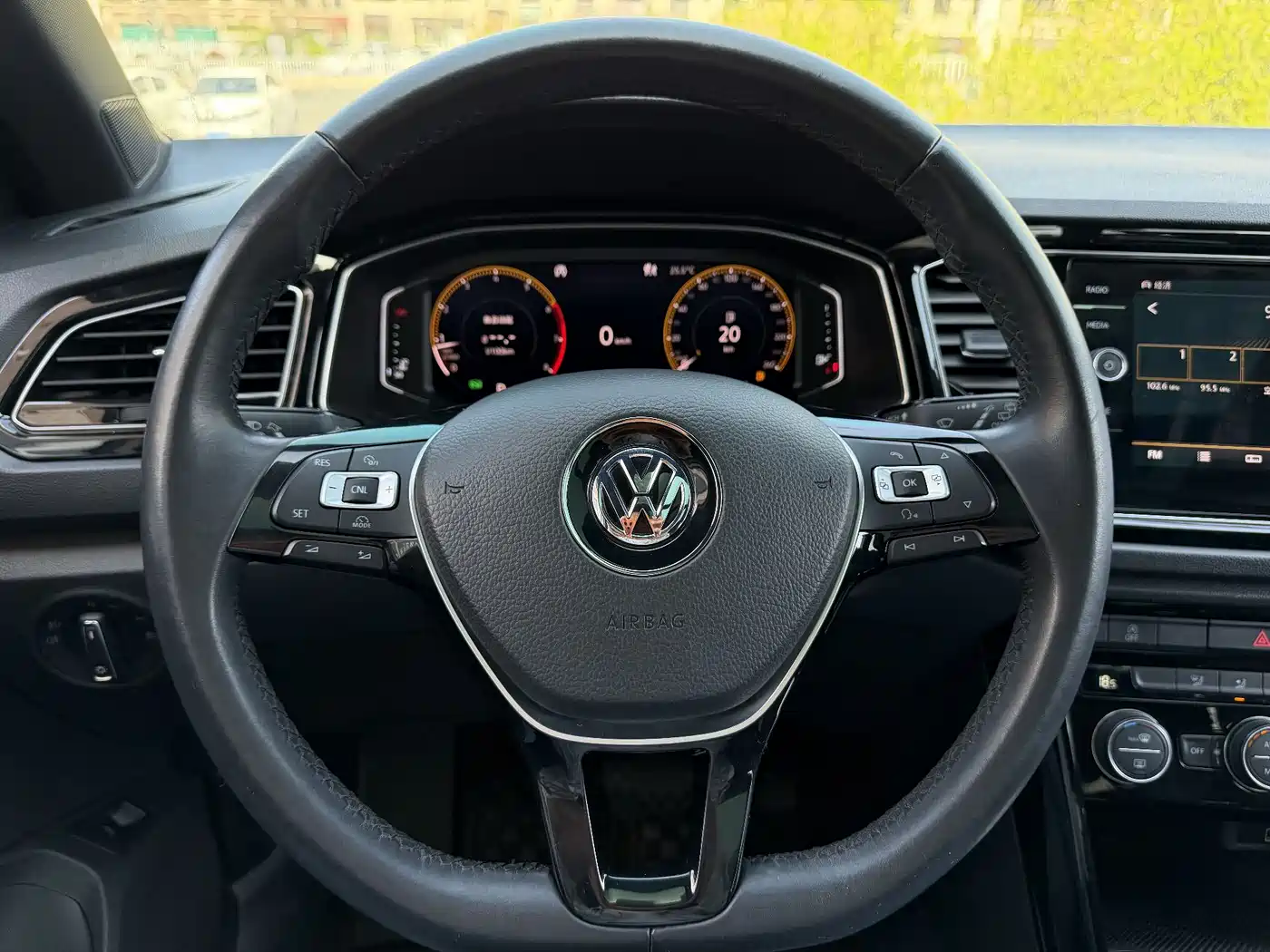 VOLKSWAGEN T ROC EXPLORING SONGS