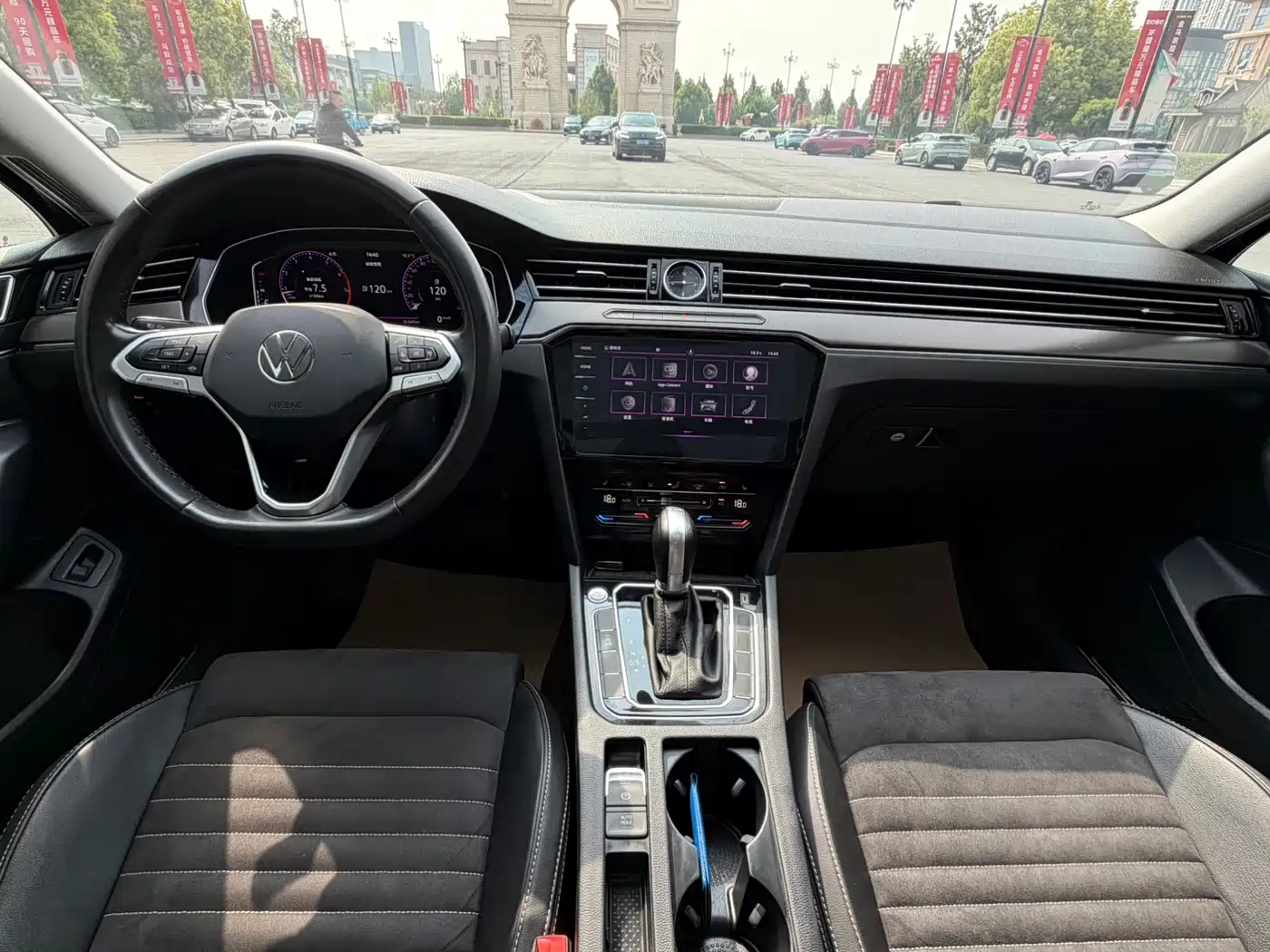 Volkswagen Magotan 2021 330TSI DSG 30th Anniversary Edition фото 11