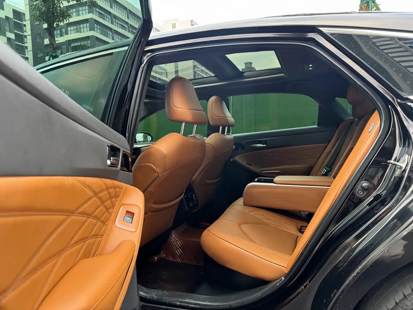 Toyota Avalon 2019 Hybrid 2.5L Limited Flagship Version China V фото 26