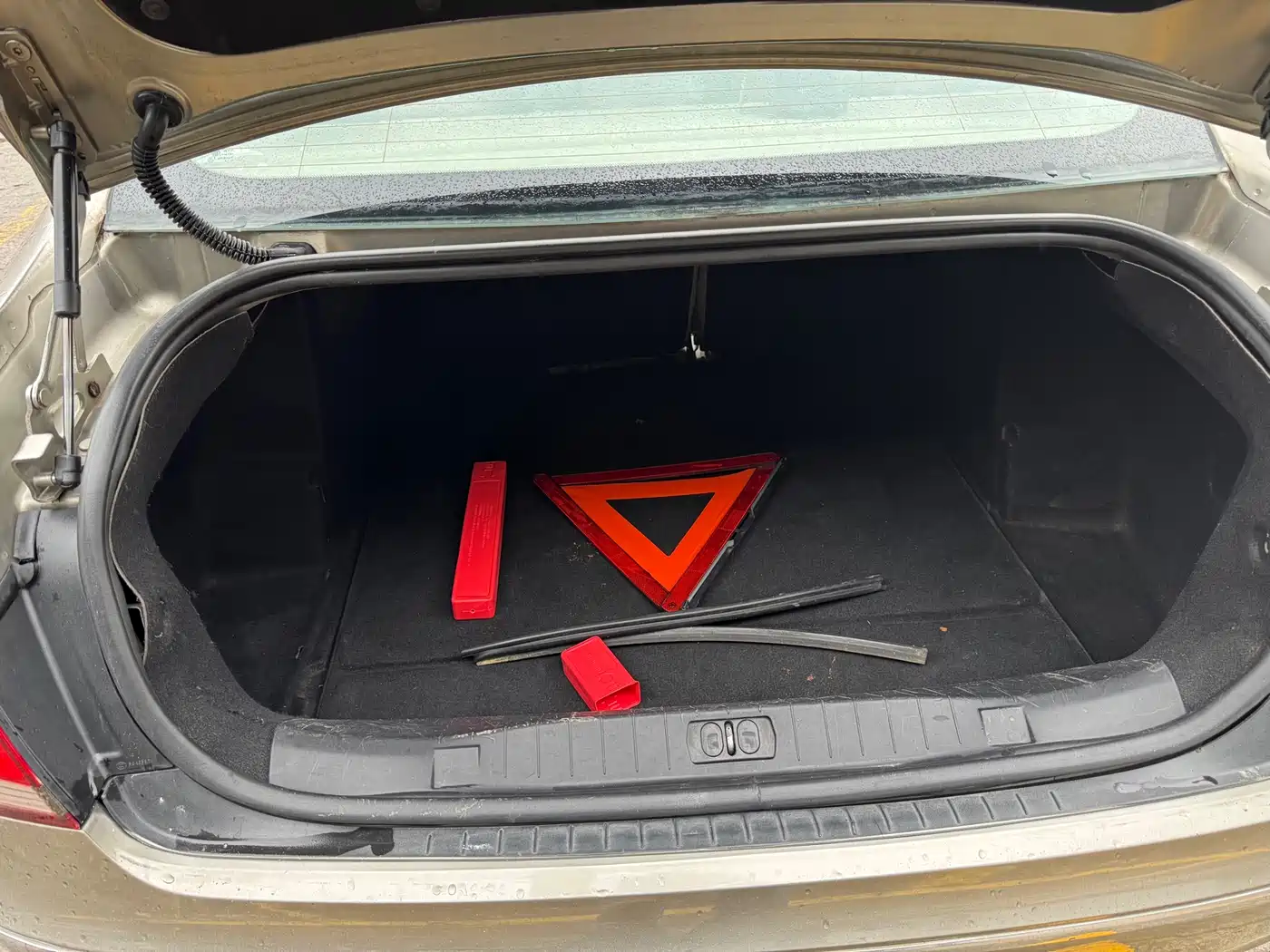 Peugeot 408 2011 2.0L Automatic Comfort Edition фото 15