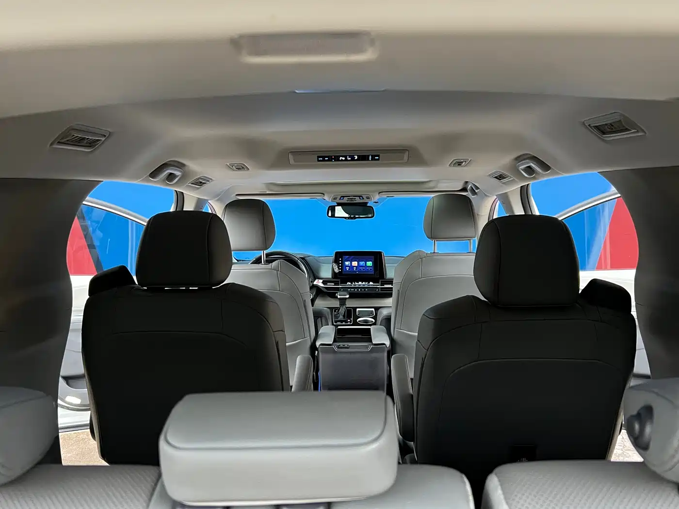 Toyota Sienna 2023 2.5L Hybrid Luxury Edition фото 17