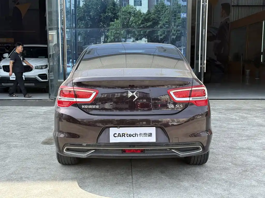 DS 5LS 2015 2014 1.6T Elegance THP160