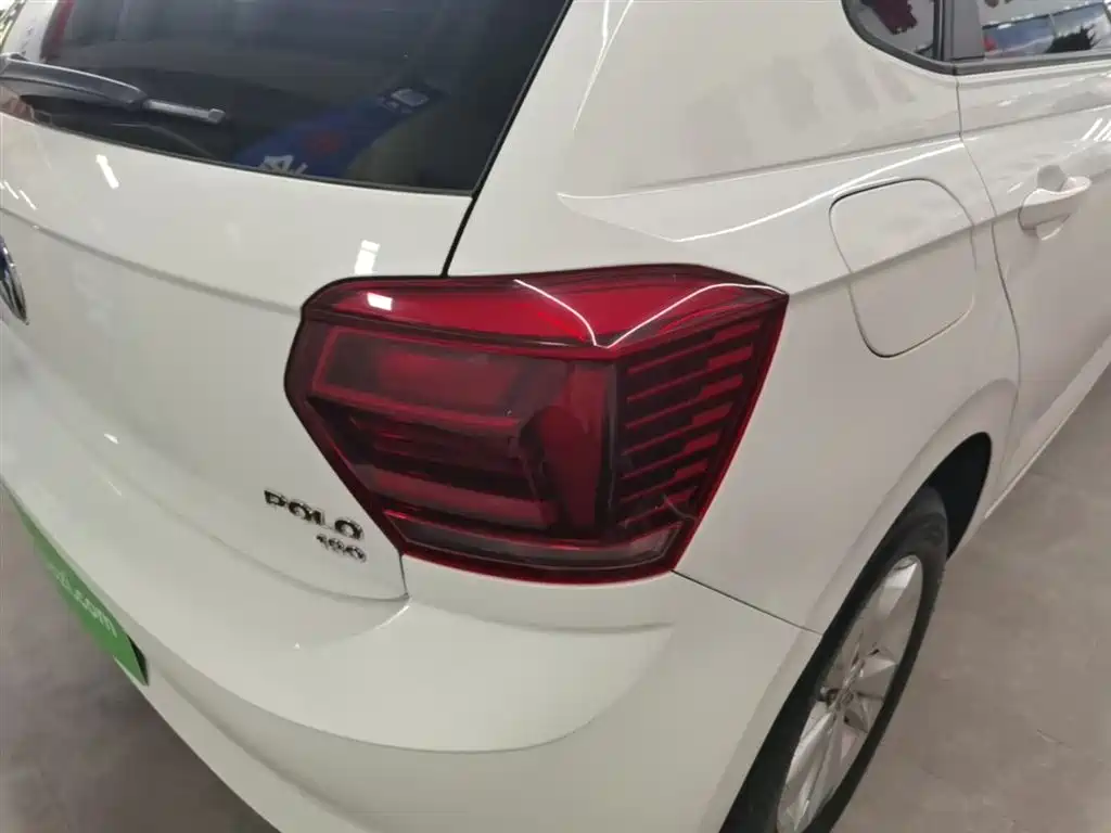 Volkswagen Polo 2019 Plus 1.5L Automatic Panorama Enjoyment Edition фото 8