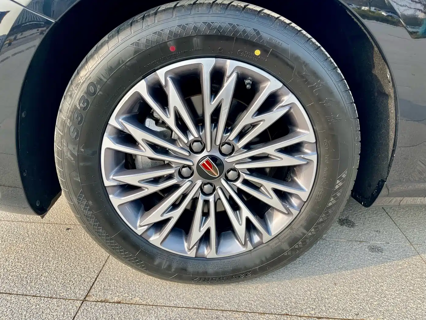 Hongqi H5 2024 1.5T DCT Smart Connect Flag Rhythm Edition фото 22