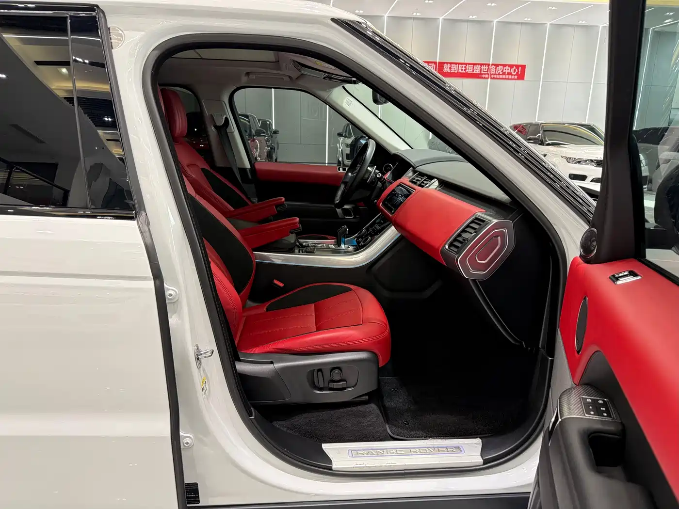 Land Rover Range Rover Sport 2022 3.0 L6 Gloss Black Edition фото 21
