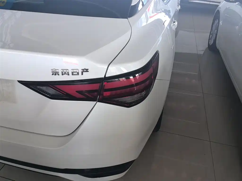 Nissan SYLPHY, миниатюра 8