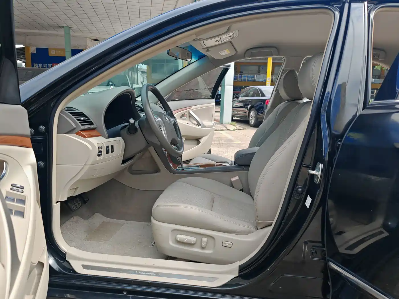 Toyota Camry 2013 200E Classic Elite Edition фото 8