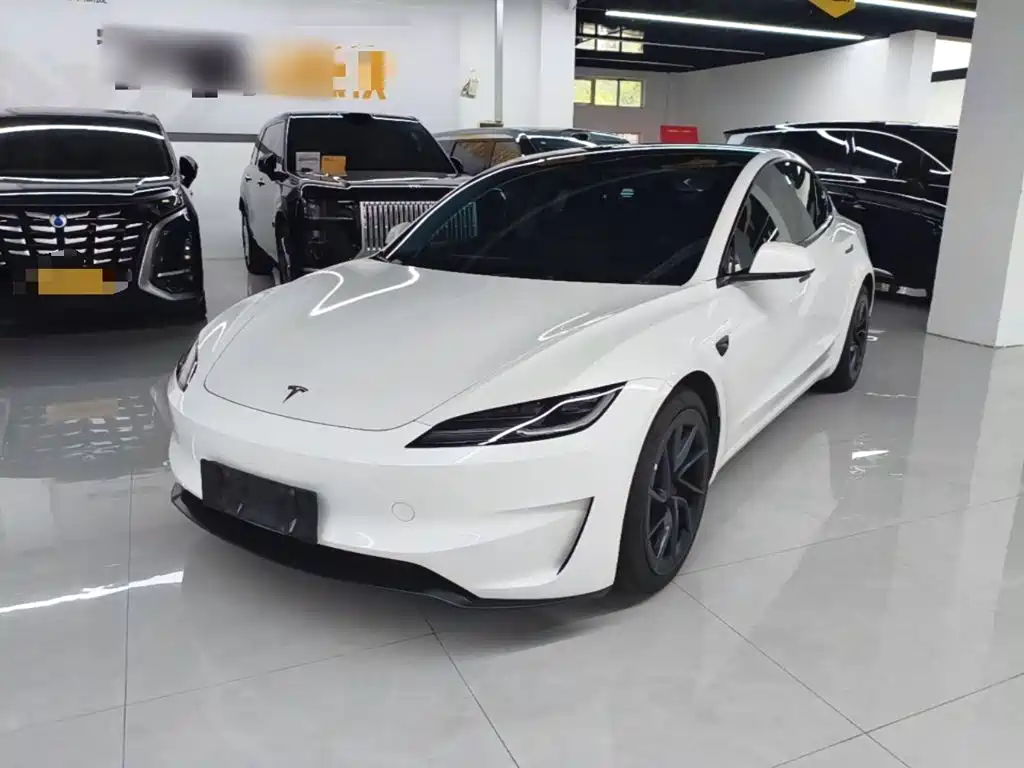 Tesla Model 3 2024