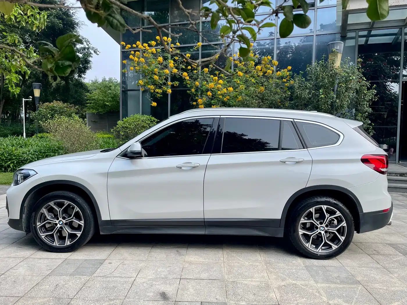 BMW X1 2022 sDrive25Li Leading фото 7
