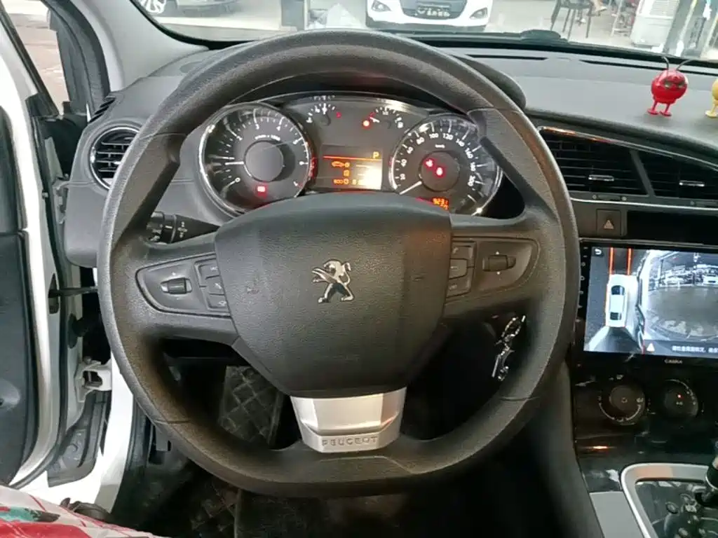 Фото 11 - Peugeot 3008