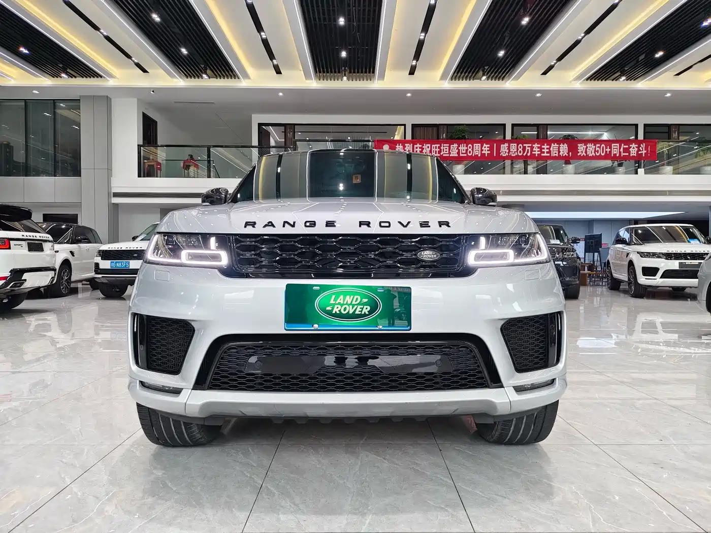 Land Rover Range Rover Sport 2022 3.0 L6 Gloss Black Edition фото 3