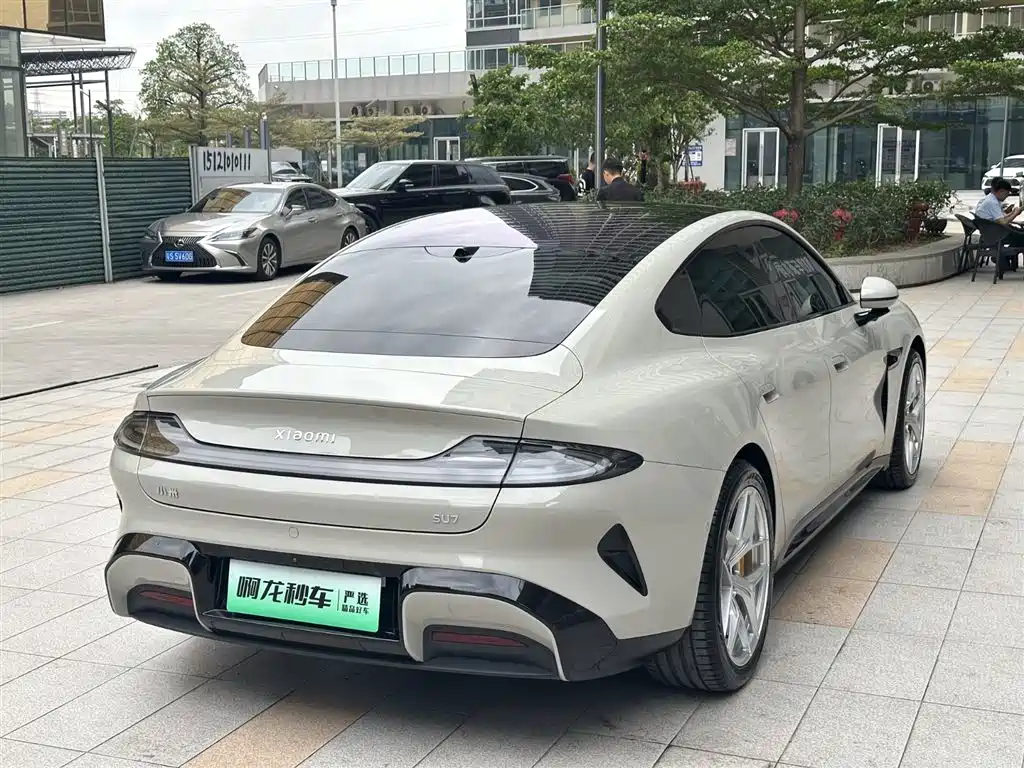 XIAOMI CAR XIAOMI SU7