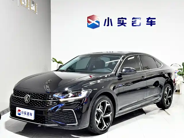Volkswagen Passat 2024