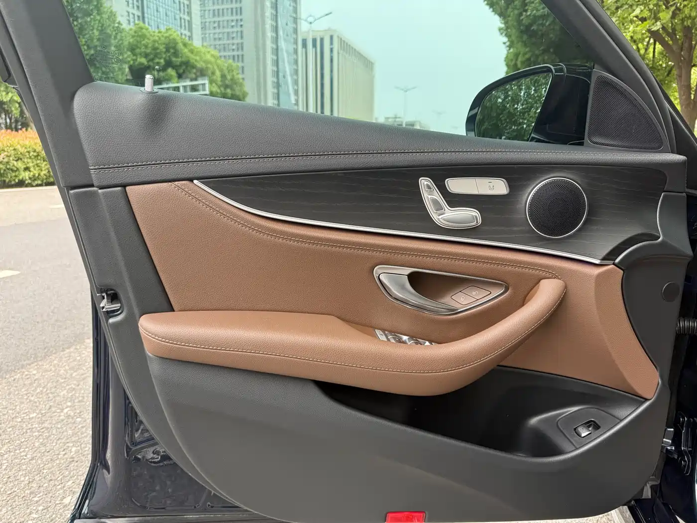 Mercedes-Benz E-Class 2023 Facelift E 260 L Sport фото 23