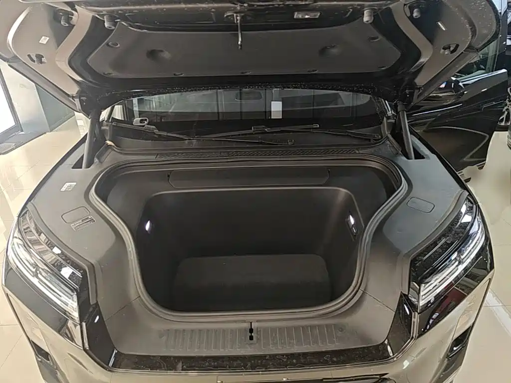 NIO ES8 2026 2025 Model 6-Seat Executive Luxury Edition