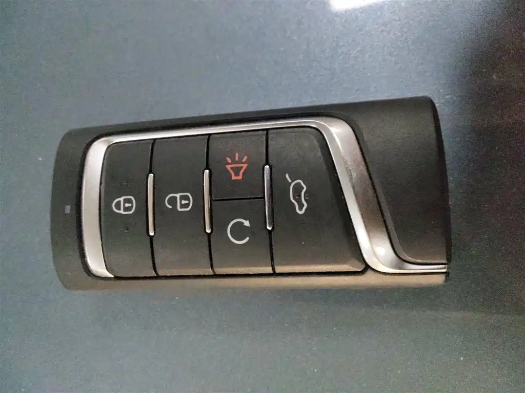 GAC Trumpchi Trumpchi GS8 2017 320T 2WD Luxury Smart Connect (7-seater) фото 17