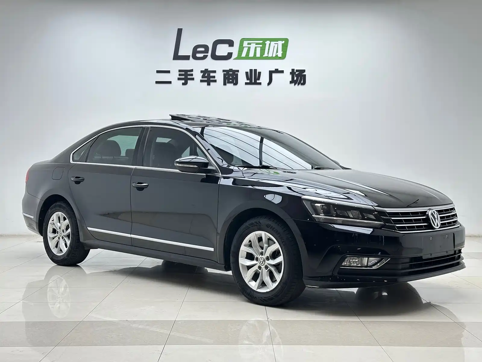 Фото 2 - Volkswagen Passat