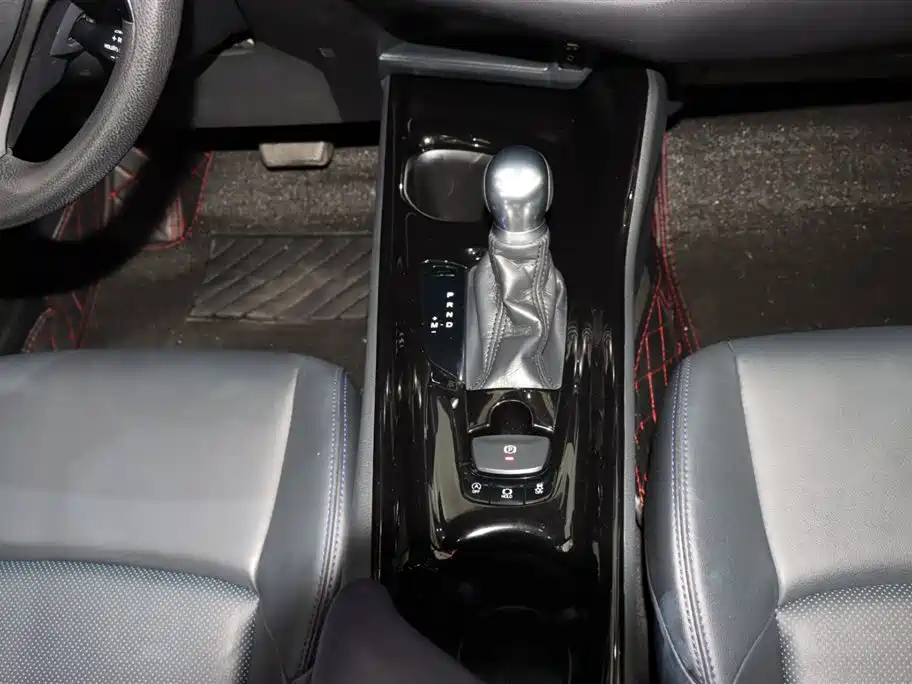Toyota C-HR 2020 Model 2.0L Leading фото 14
