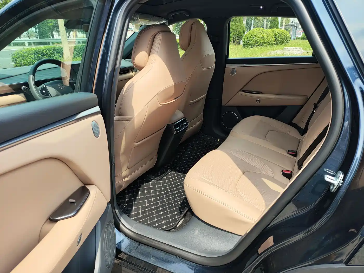 ARCFOX EXTREME FOX POLAR FOX ALPHA T5