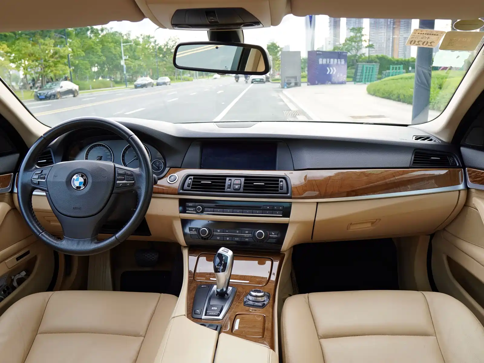 Photo 7 - BMW 5 Series