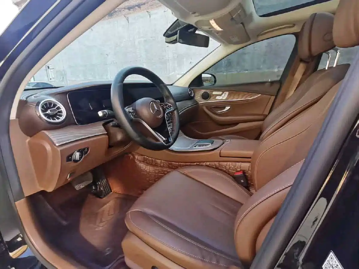 Mercedes-Benz E-Class 2023 E 300 L Fashion фото 9