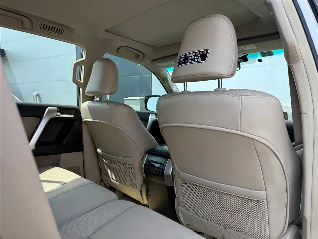 Toyota Prado 2010 4.0L Automatic TX-L фото 23