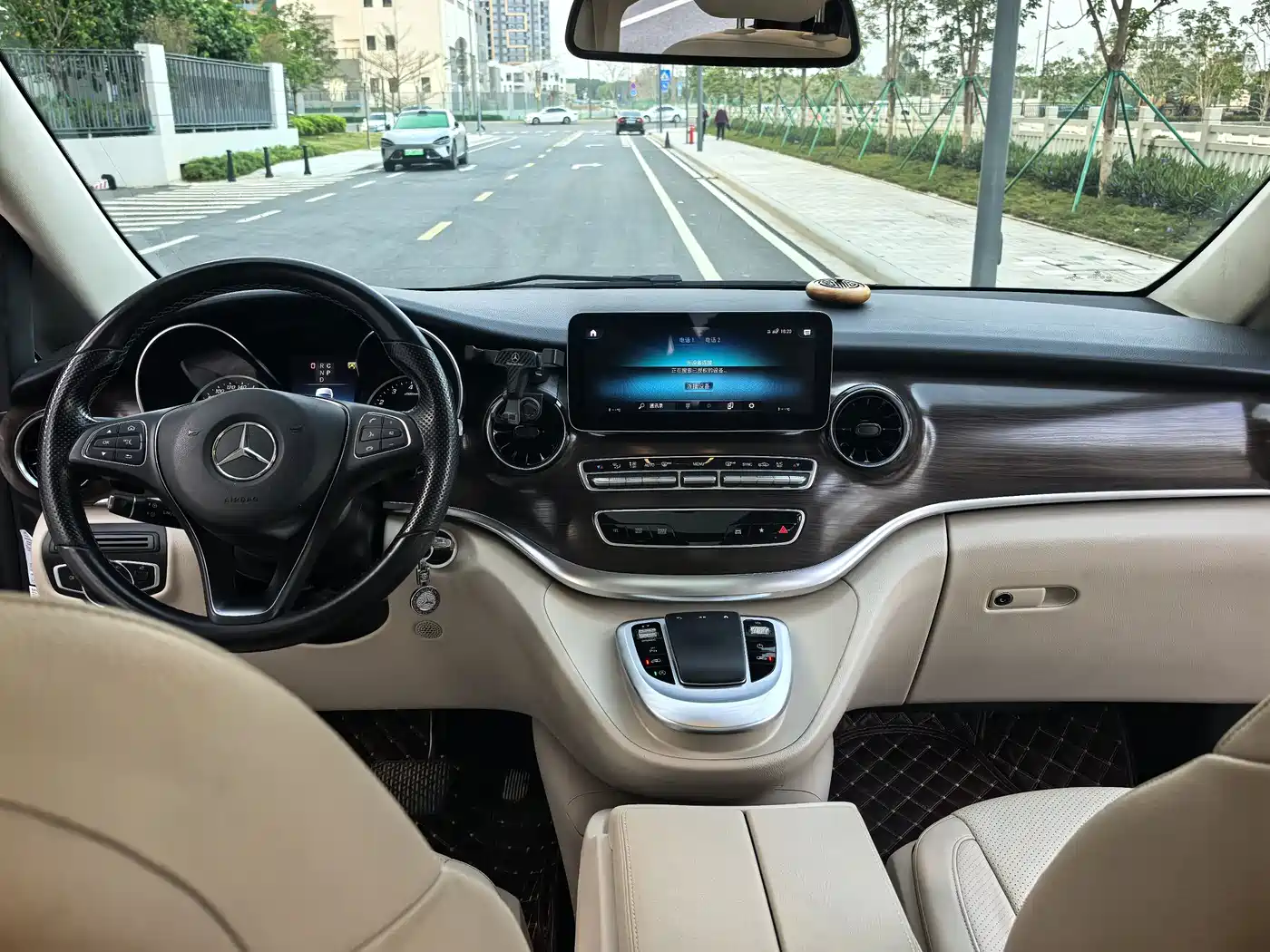 Mercedes-Benz V-Class 2021 V 260 Pilot Edition фото 10