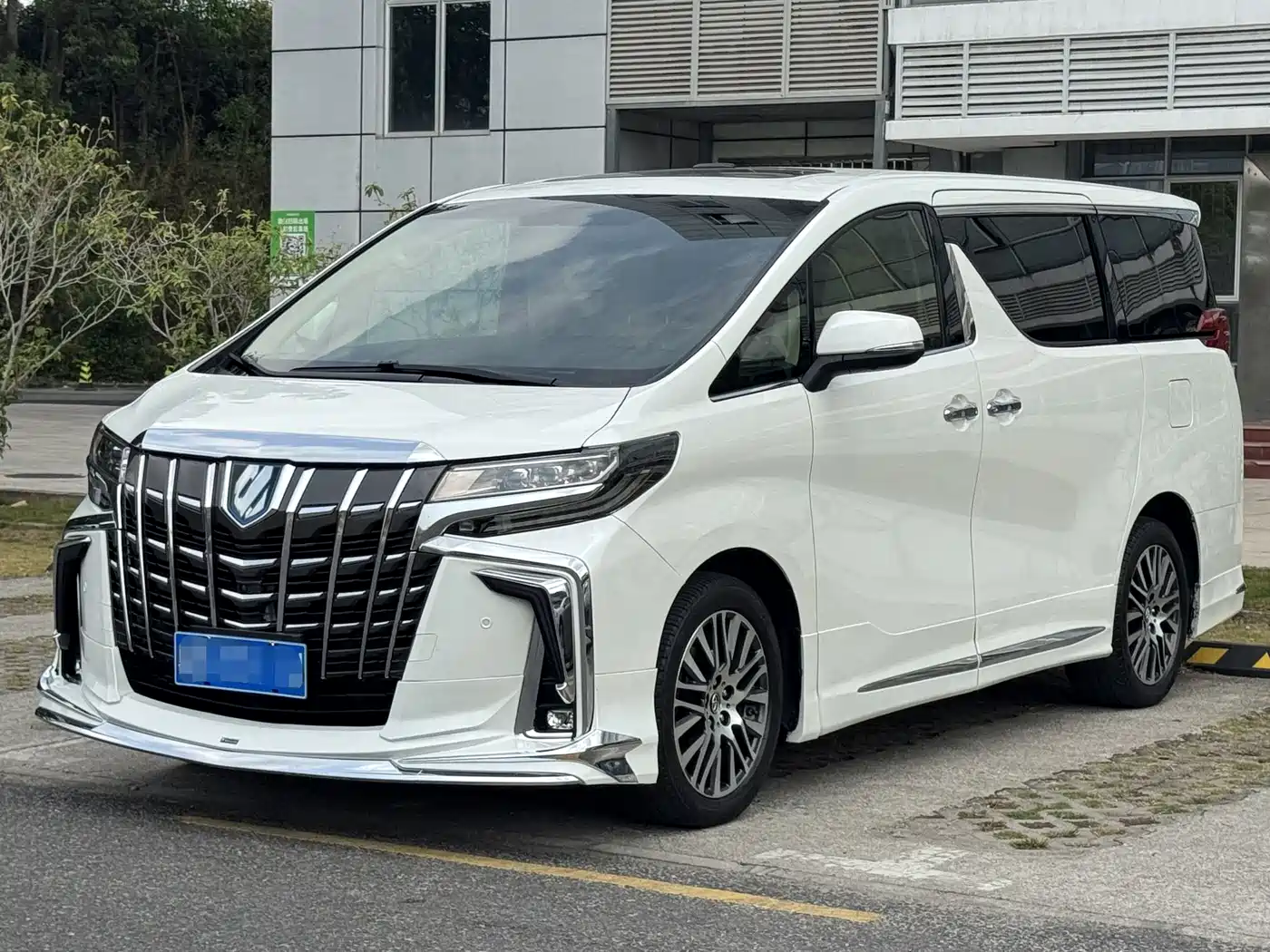 Toyota Alphard 2015 3.5L Premium Edition фото 3