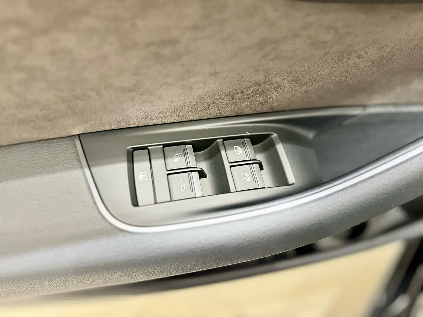 Audi A8 2018 A8L 55 TFSI quattro Launch Premium фото 16