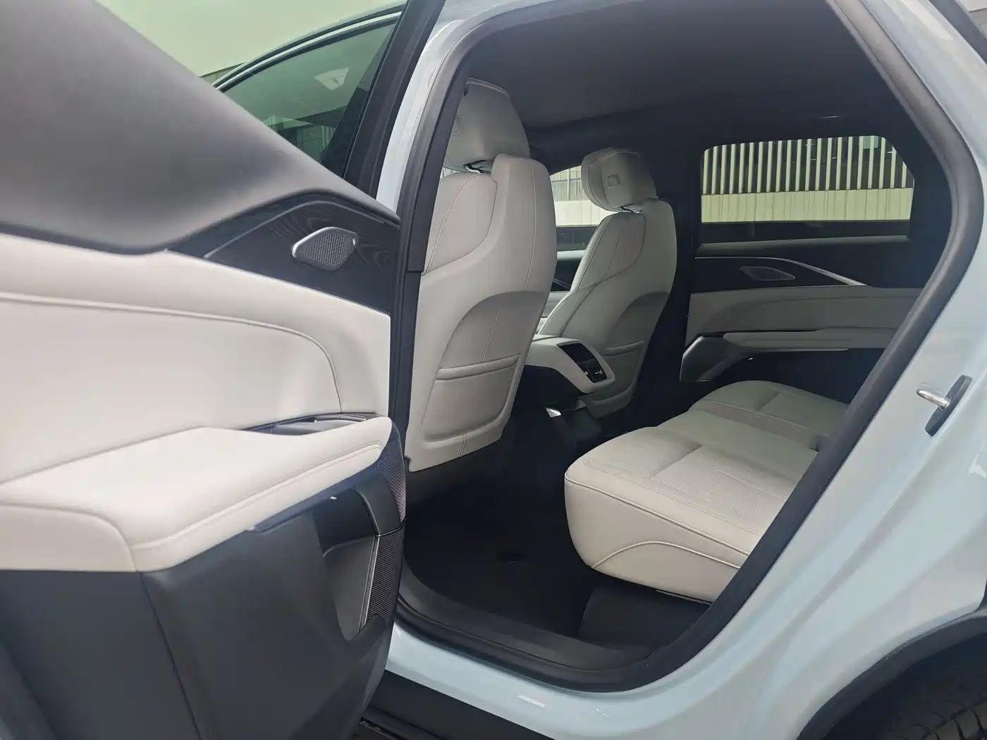 Cadillac IQ Rui Ge 2024 RWD Standard Range Luxury Edition фото 22