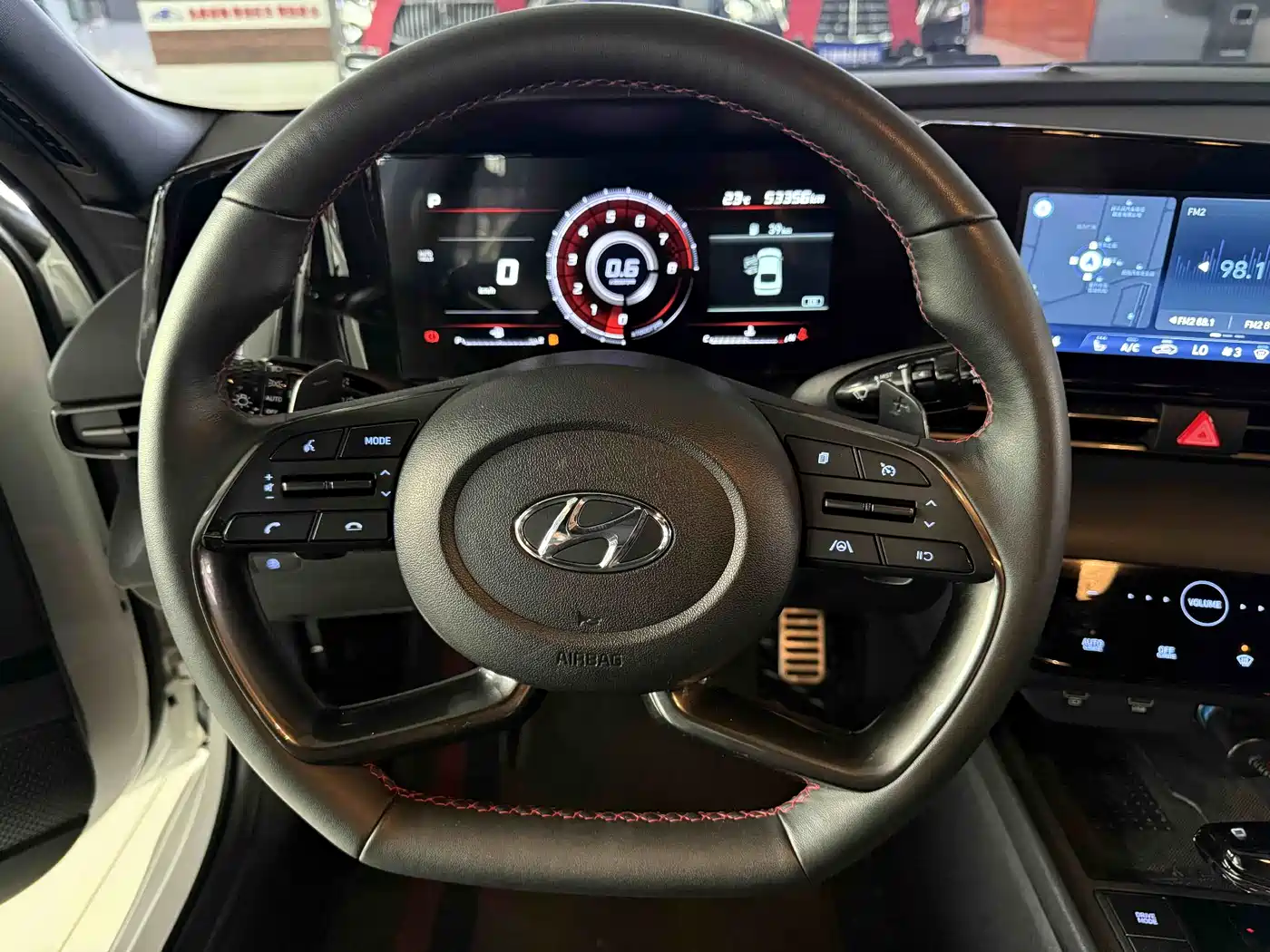 Hyundai Elantra 2022 240TGDi DCT LUX Premium Edition фото 14
