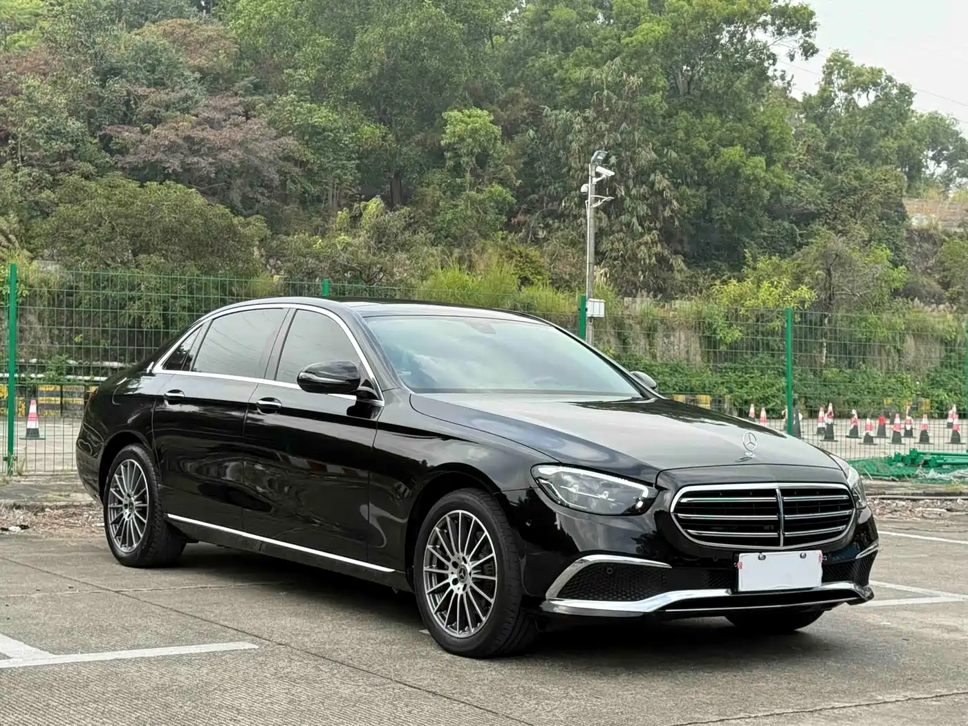 Mercedes-Benz E-Class 2023 E 260 L фото 3