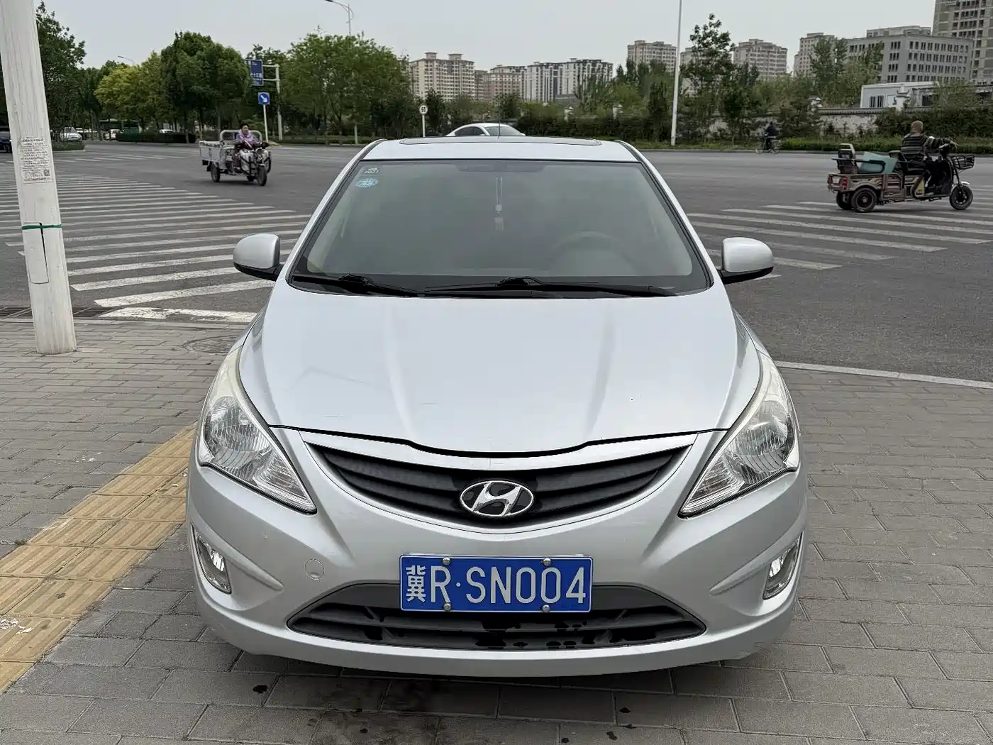 Hyundai Verna 2010 Sedan 1.4L Automatic Comfort GS фото 2